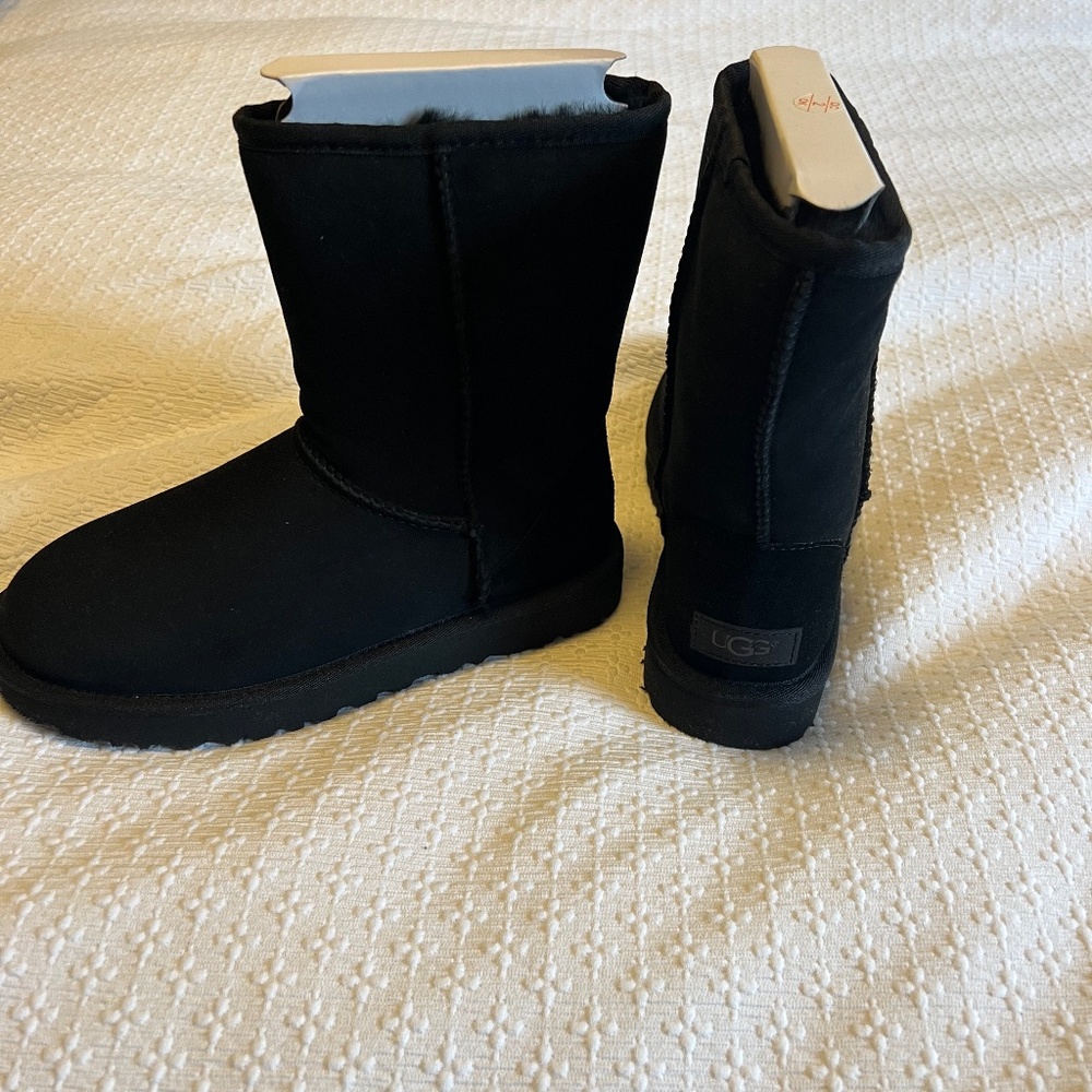 Uggs Classic Short Black US Sz 6